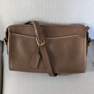 Vintage Coach Taylor Zip in Putty / Tan Style 9944